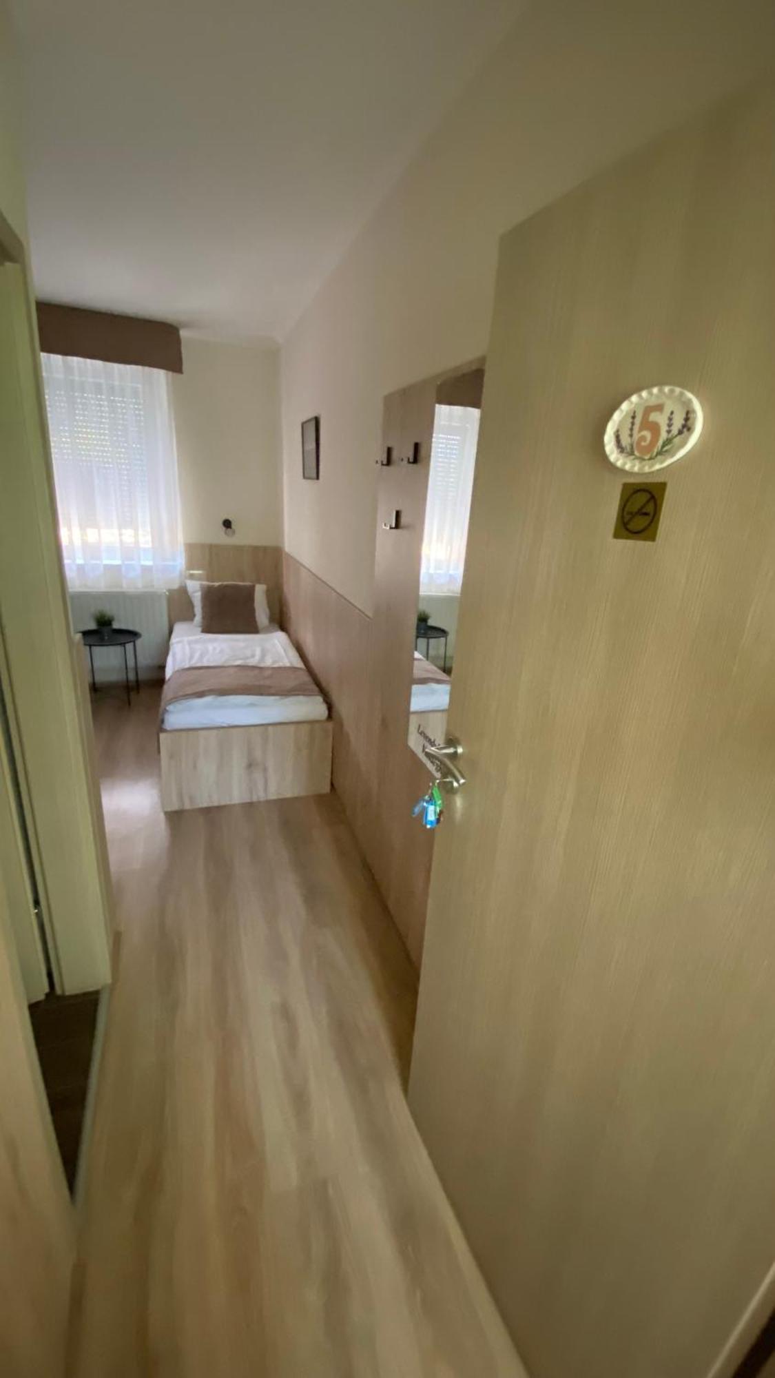Levendula Vendégház Győr Kültér fotó